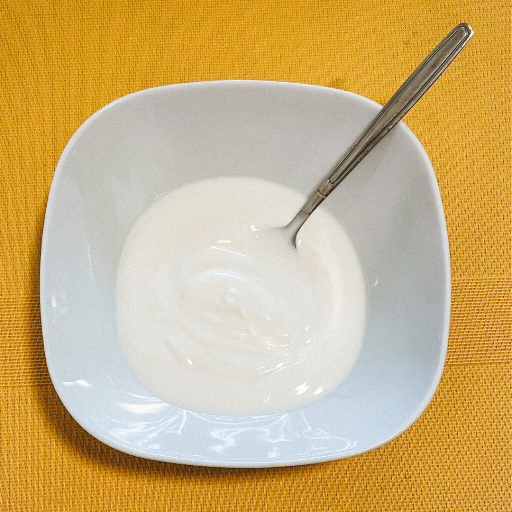 Schüssel mit Joghurt